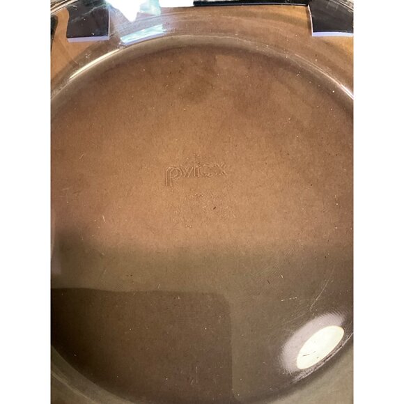 Pyrex Amethyst Round Pie Plate Small Chip - Picture 2 of 3